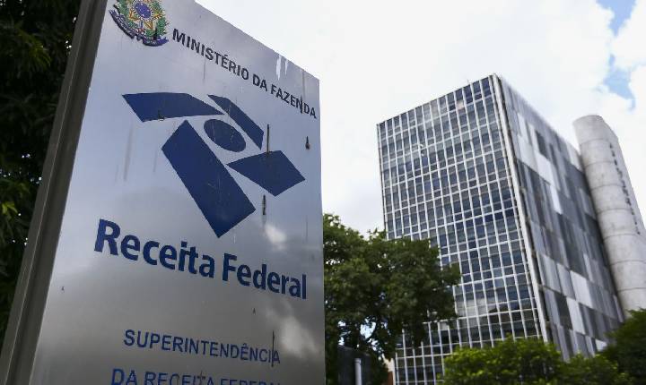 Arrecadação federal bate recorde e supera R$ 278 bilhões em abril