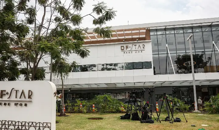 Bolsonaro apresenta melhora clínica, mas segue em UTI