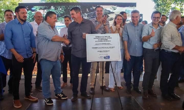 Governo de MS entrega pacote de obras em Bonito