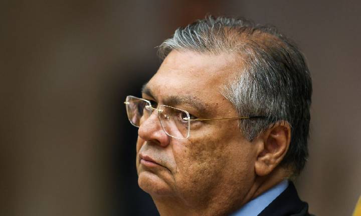 Dino pede vista e STF suspende julgamento sobre royalties do petróleo