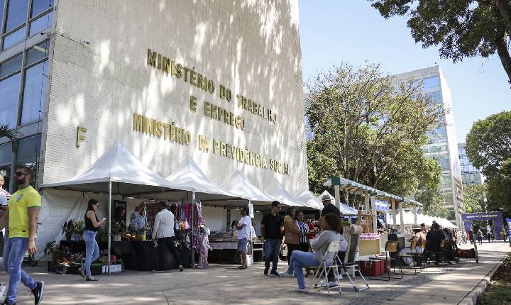 Governo libera mais R$ 3,9 bi para pagar saque-aniversário do FGTS