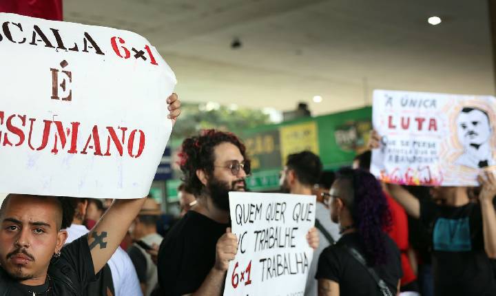 Oito em cada 10 brasileiros de até 40 anos defendem fim da escala 6x1