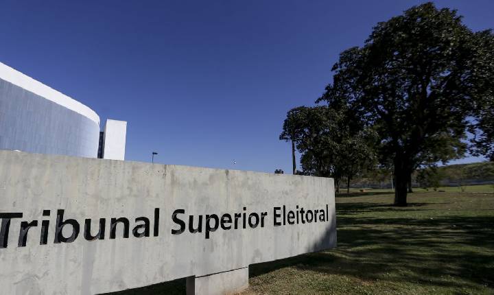 TSE cria conselho para monitorar desinformação e IA nas eleições