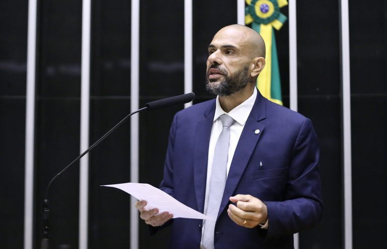 Comissão aprova aumento de pena para crime de charlatanismo