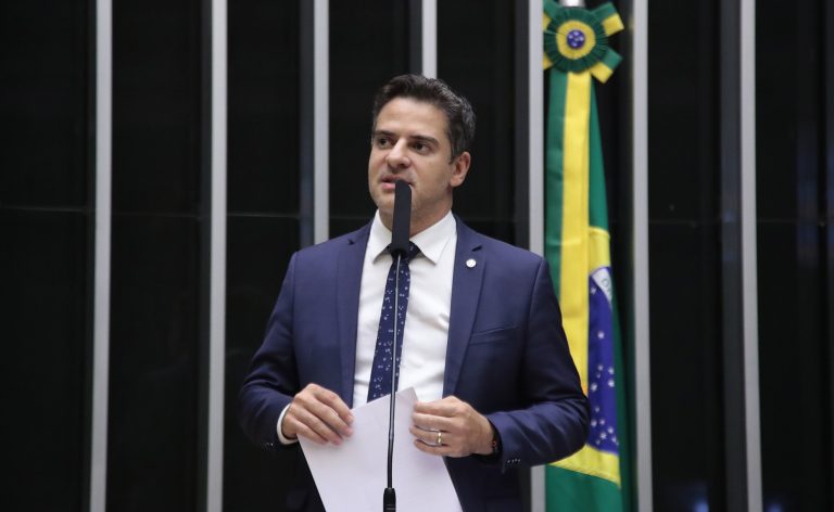 Comissão aprova projeto que equipara paciente com Hutchinson-Gilford a pessoa com deficiência