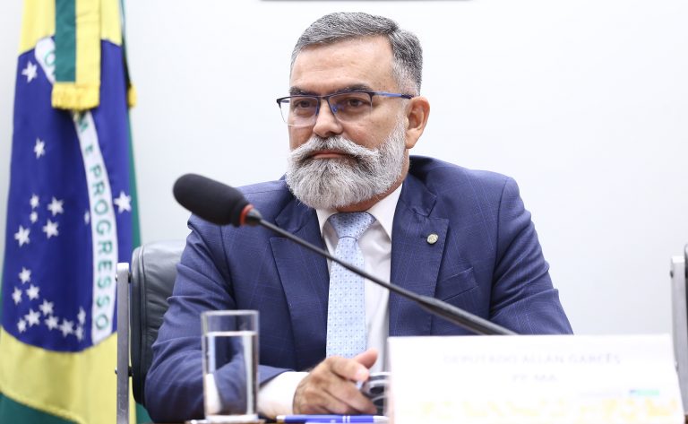 Comissão aprova projeto que regula acesso a contratos eletrônicos em seguros