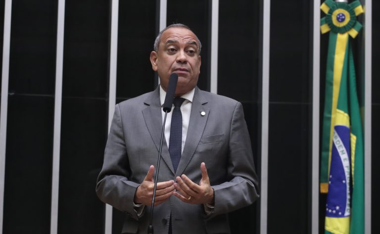 Comissão aprova selo para identificar empresa de turismo capacitada para atender consumidor neurodivergente