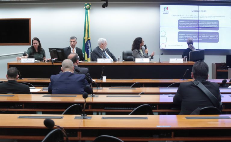 Desnutrição entre idosos no Brasil preocupa especialistas