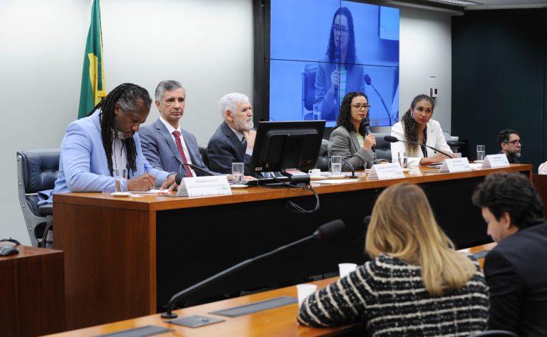 Integração de políticas públicas é essencial para promoção do envelhecimento saudável, dizem especialistas