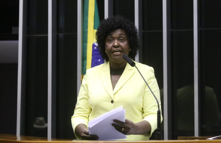 Aprovado texto-base de projeto que cria o Dia Marielle Franco em homenagem aos defensores de direitos humanos