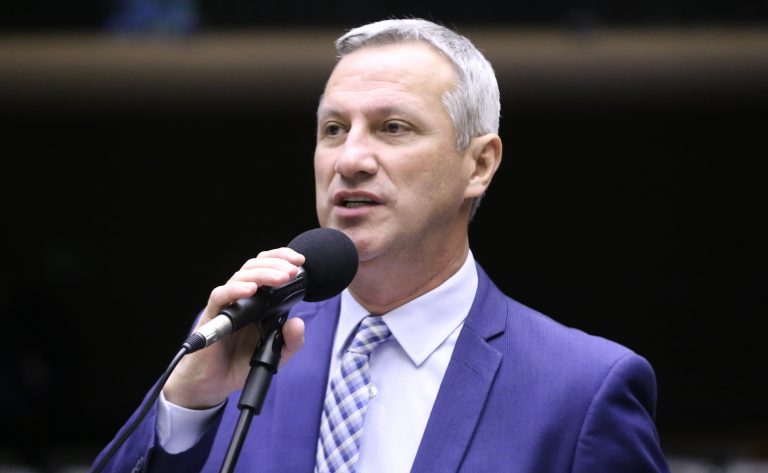 Comissão aprova projeto que prevê mensagem eletrônica para informar vítima sobre soltura de preso