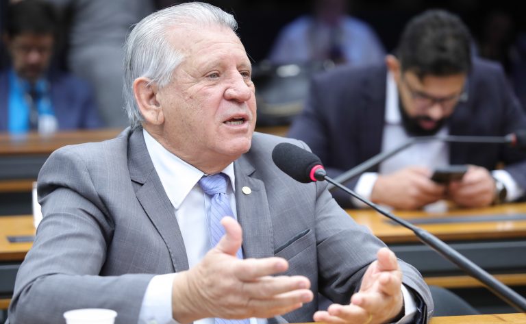 Comissão aprova projeto que suspende tributação sobre farelo e óleo de amendoim