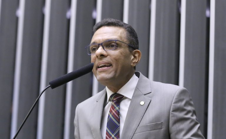 Comissão debate importância da audiodescrição para inclusão social de pessoas com deficiência visual