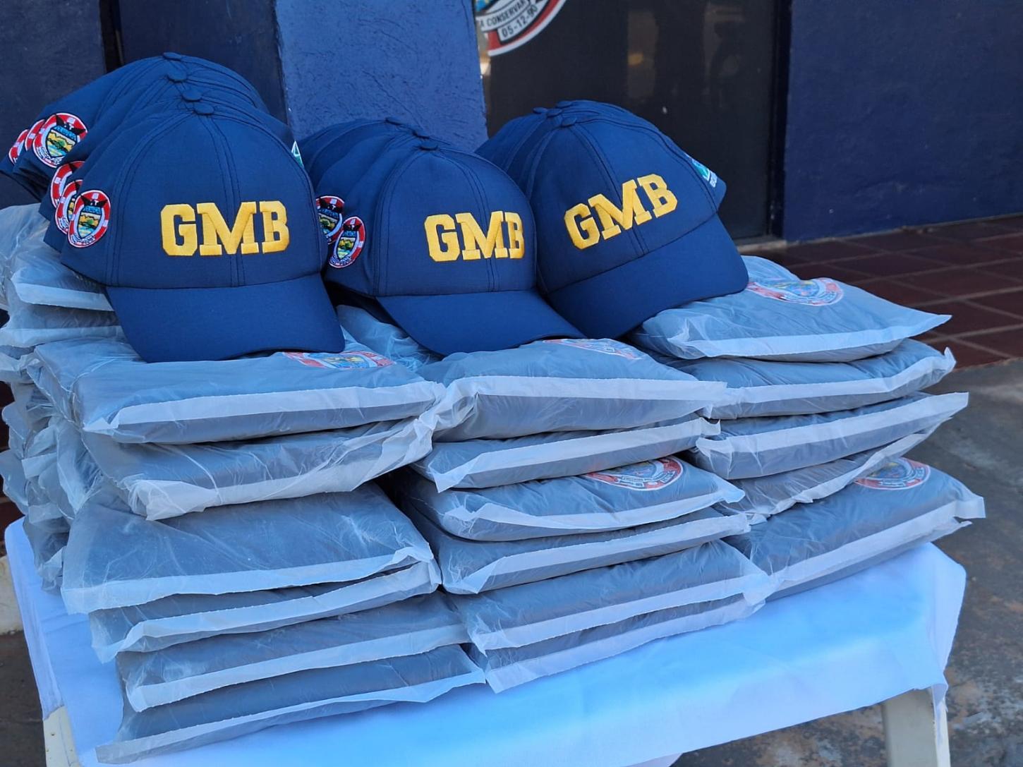 Prefeitura entrega fardamento completo para Guarda Municipal de Bonito