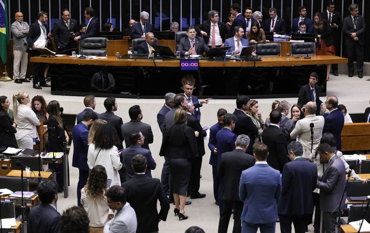 Congresso aprova LDO com superávit de R$ 34 bilhões em 2026