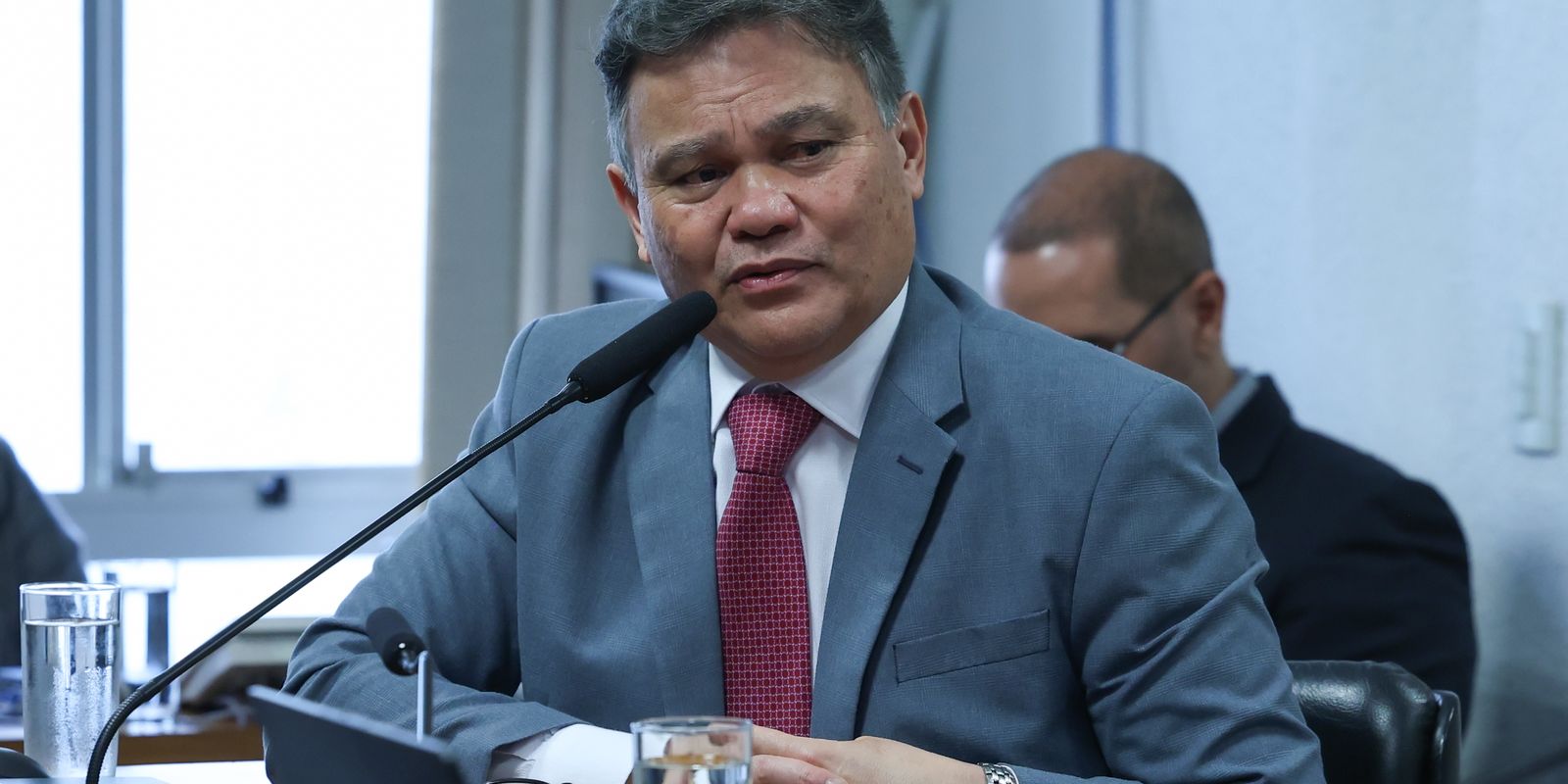 Classificação de facções como terroristas pelos EUA ameaça soberania 