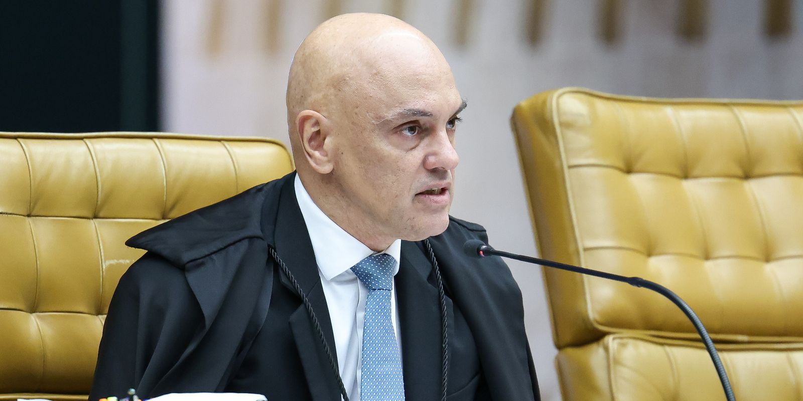 Moraes determina emissão de mandado de prisão contra Eduardo Bolsonaro